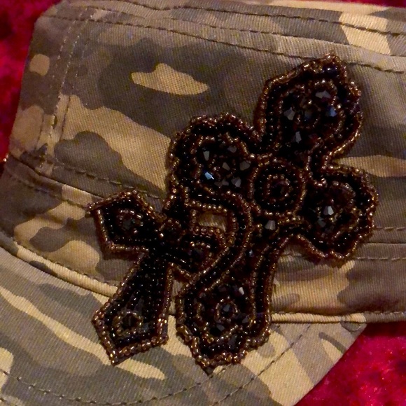 Poshy Peacock Camo Hat - Picture 3 of 7